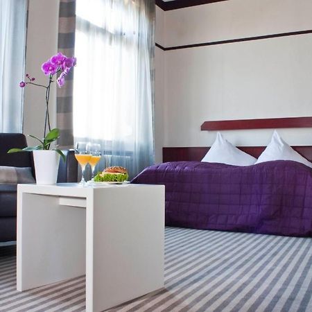 Hotel Neuer Karlshof Baden-Baden Room photo
