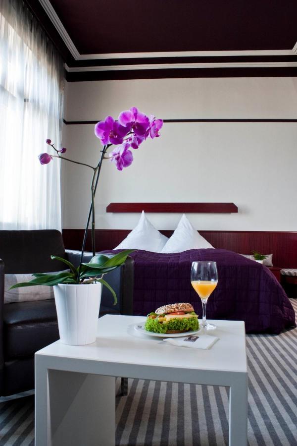 Hotel Neuer Karlshof Baden-Baden Room photo